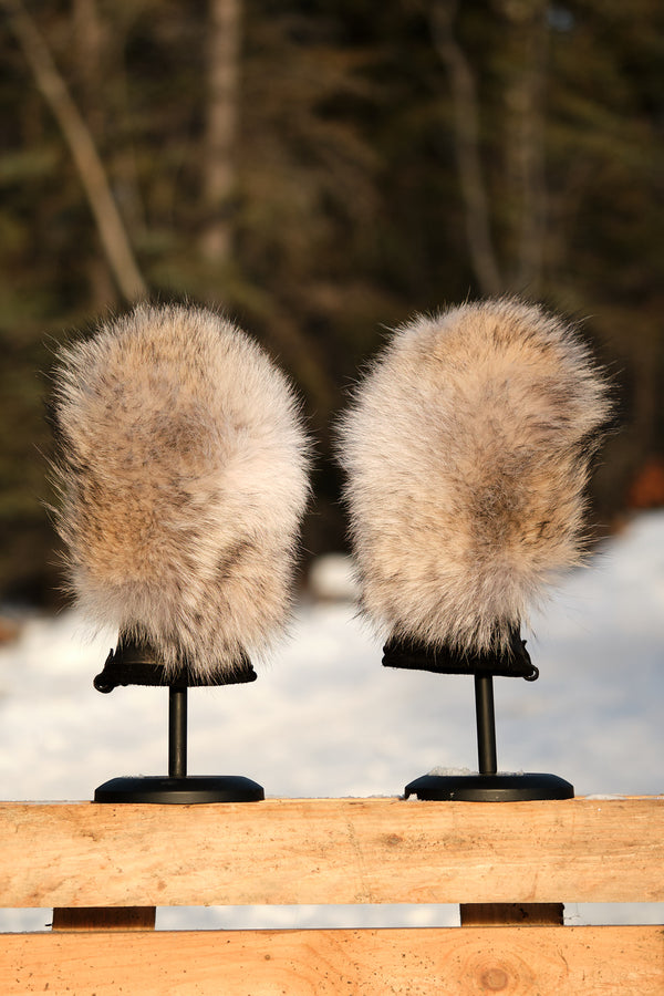 Yukon Timber Wolf Lady Mittens